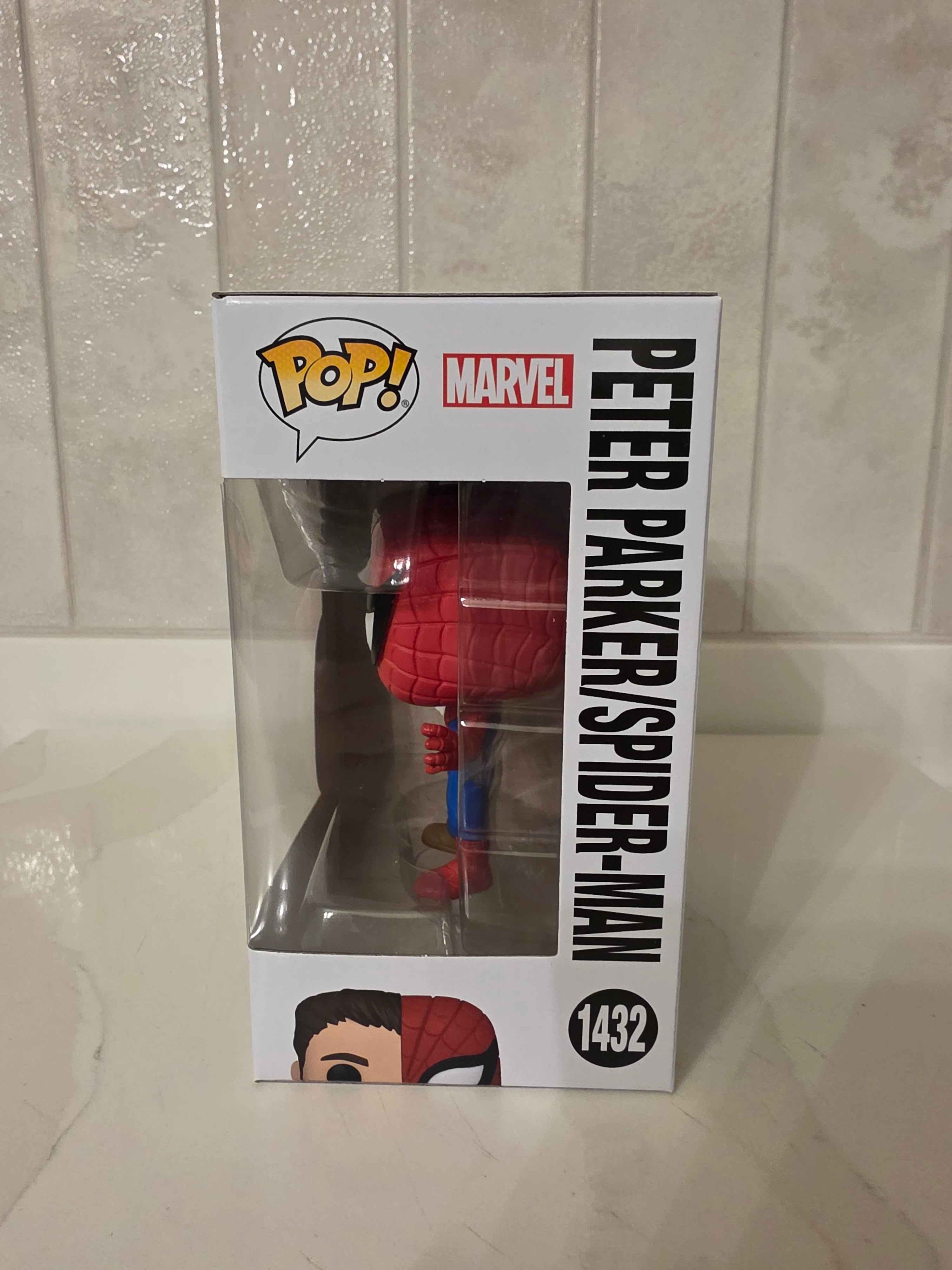 Funko Pop! Marvel Peter Parker/Spider-man 1432 (pre-owned)