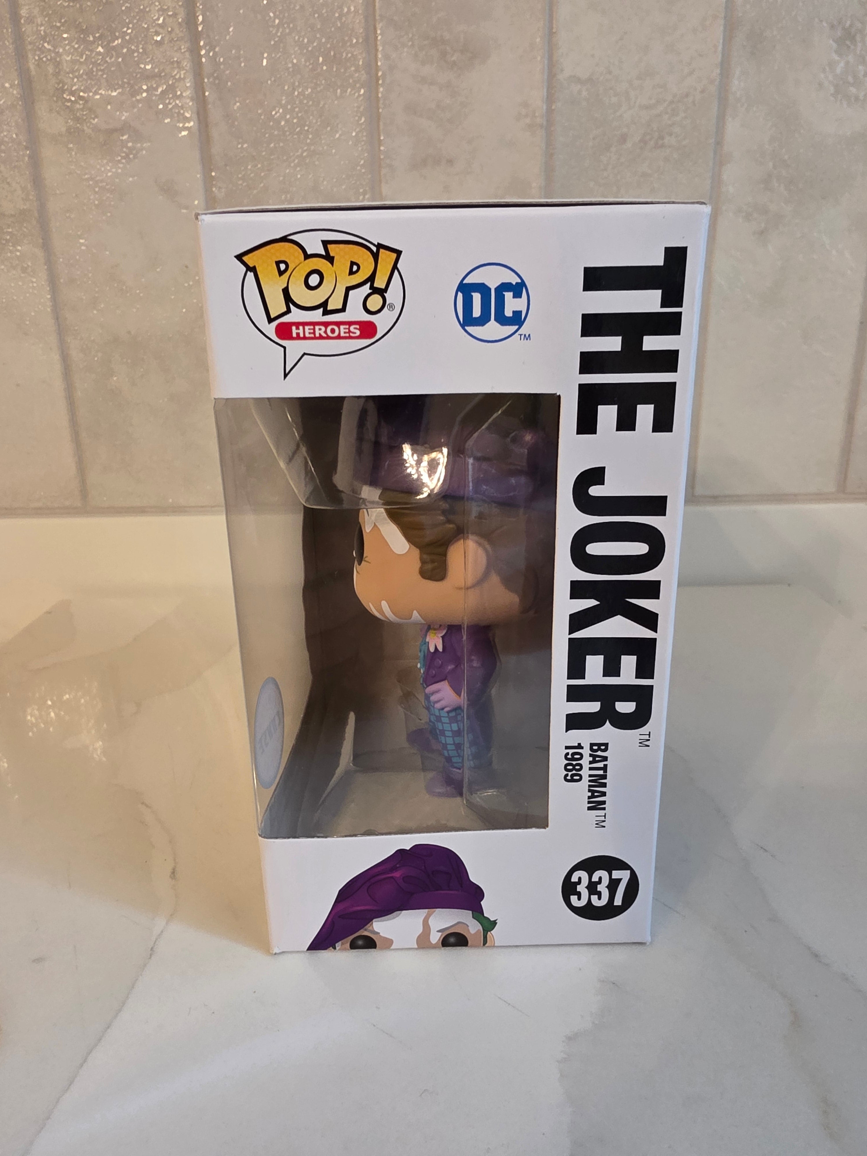 Funko Pop! The Joker 337 Chase (pre-owned)