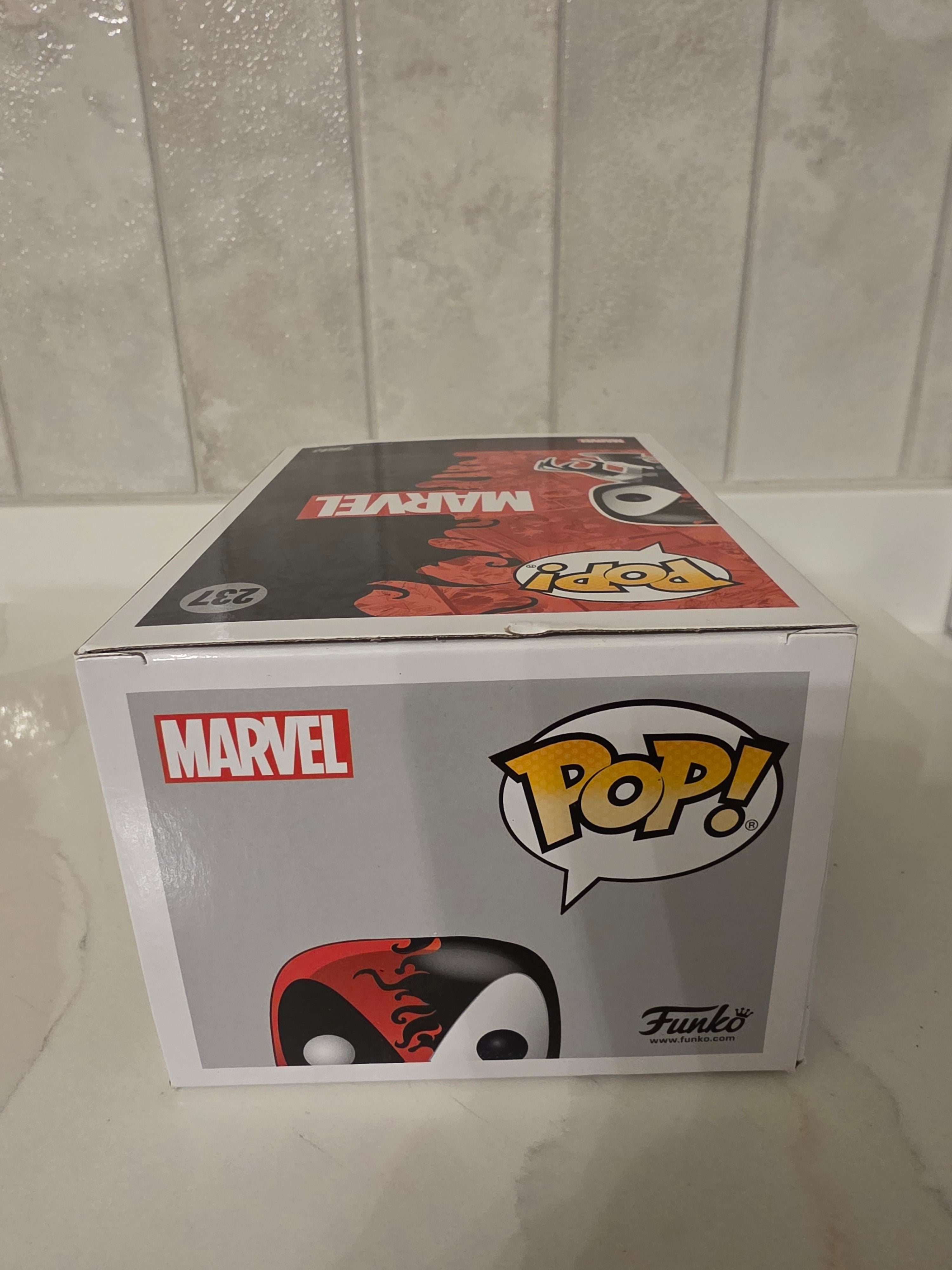 Funko Pop! Marvel Deadpool/Venom 237 (pre-owned)