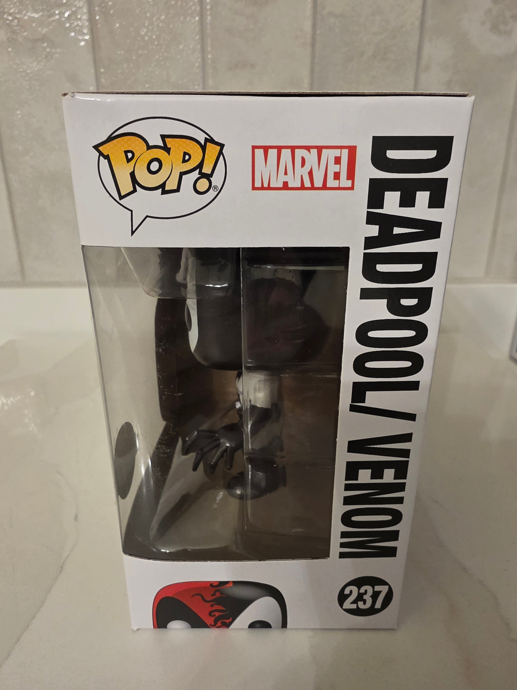 Funko Pop! Marvel Deadpool/Venom 237 (pre-owned)