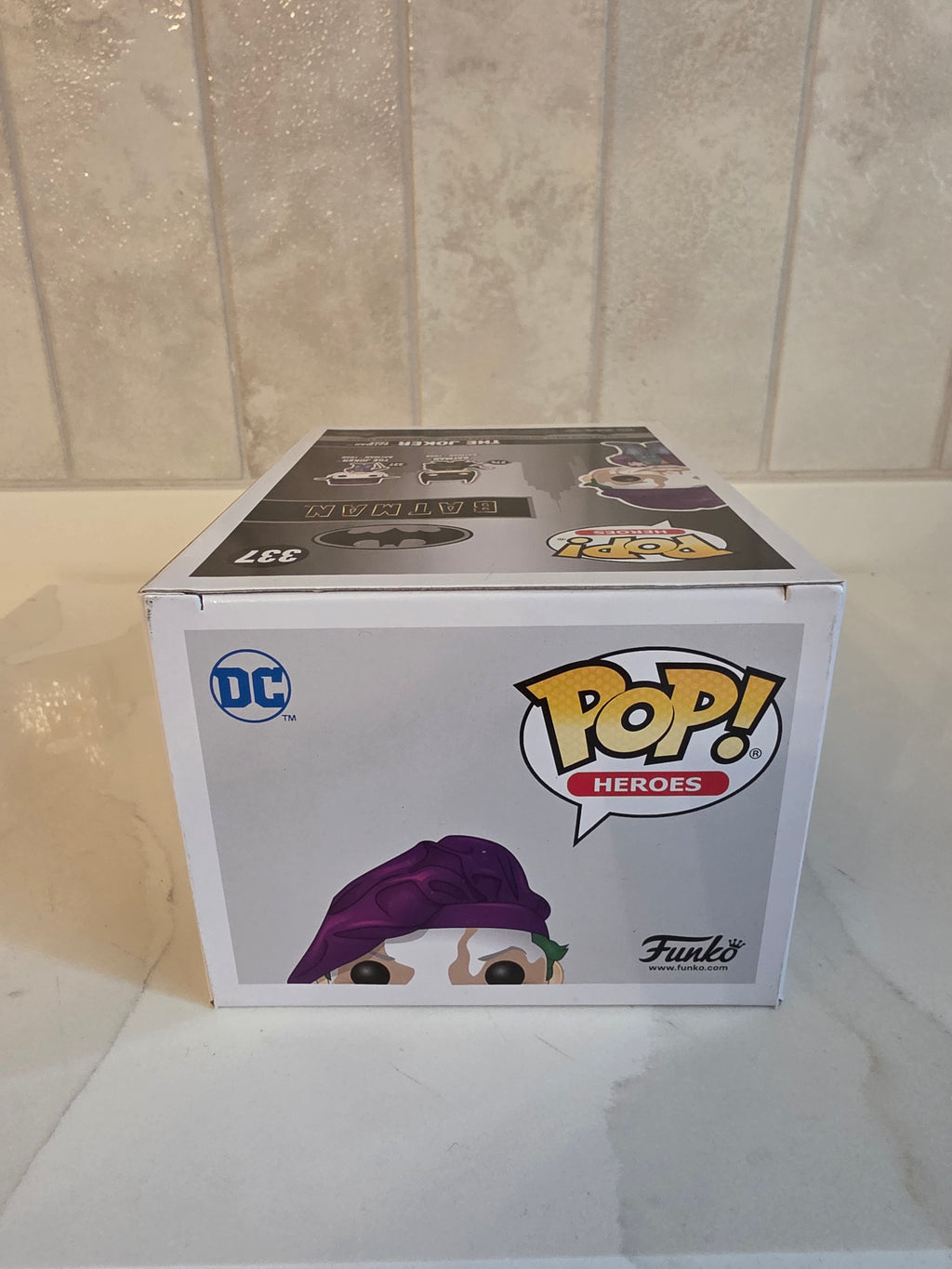 Funko Pop! The Joker 337 Chase (pre-owned)