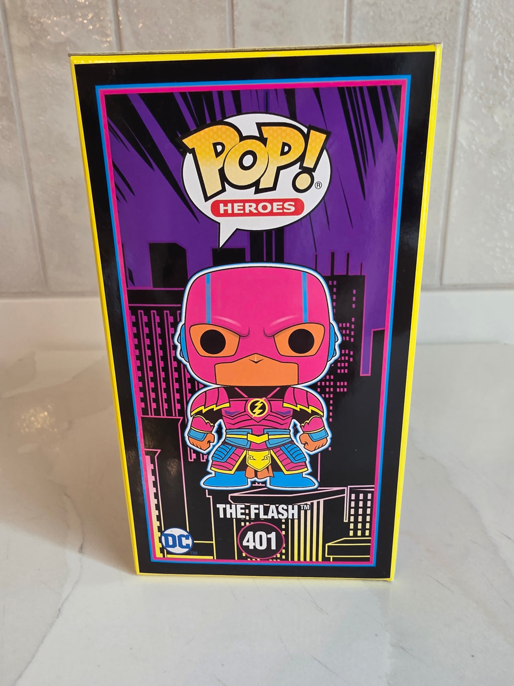 Funko Pop! DC Flash 401 (blacklight) (pre-owned)
