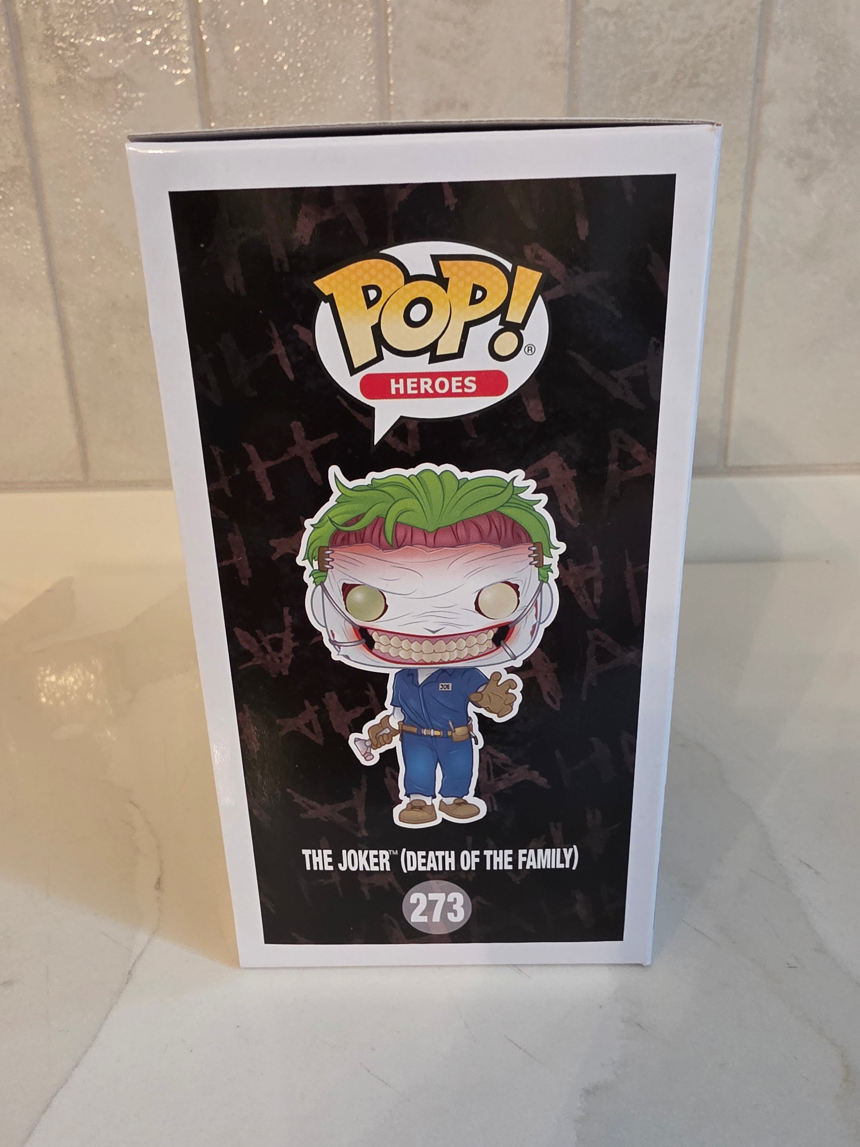 Funko Pop! The Joker (death of the family) 273 (pre-owned)