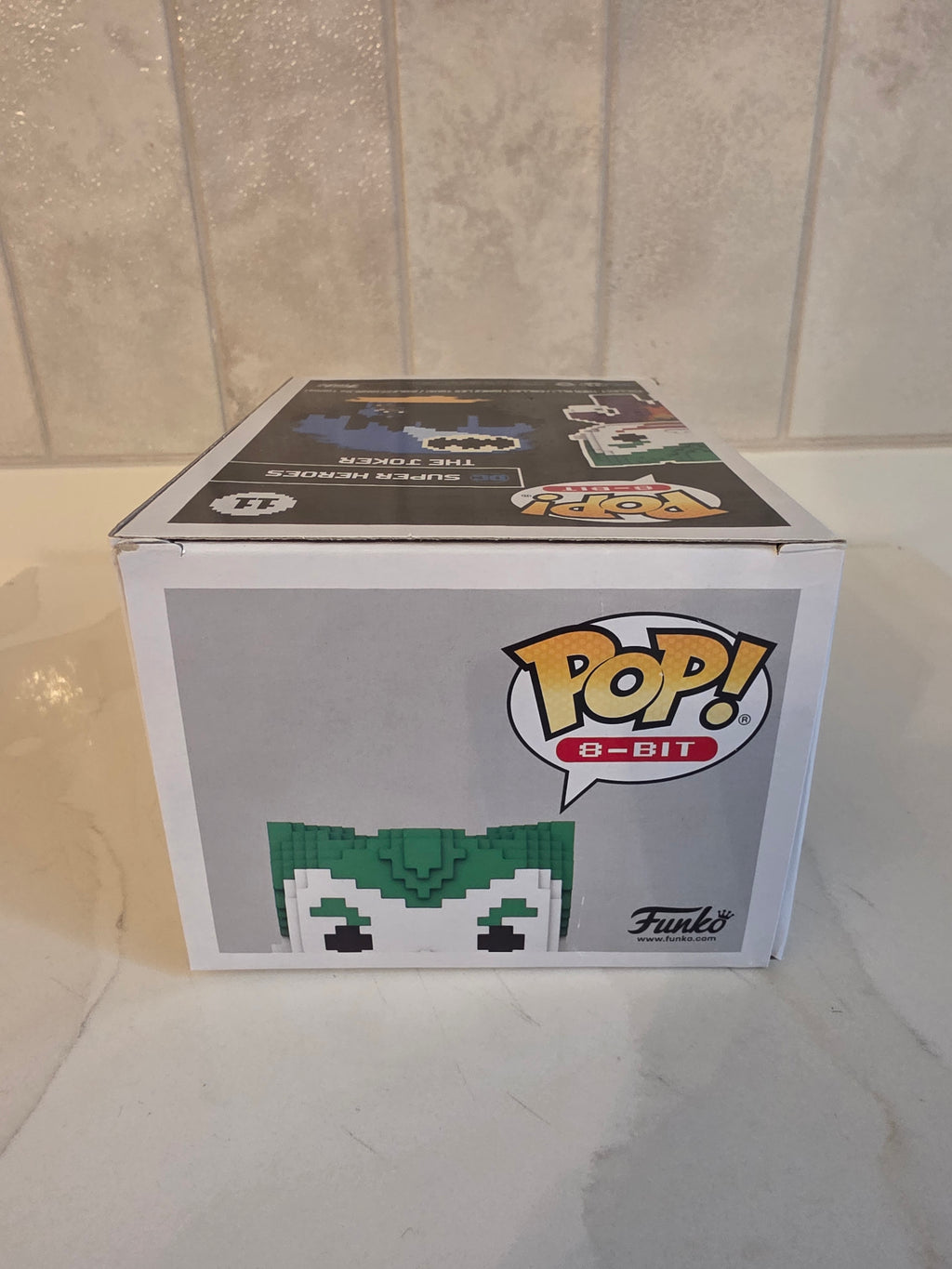 Funko Pop! 8-bit The Joker 11 (pre-owned)